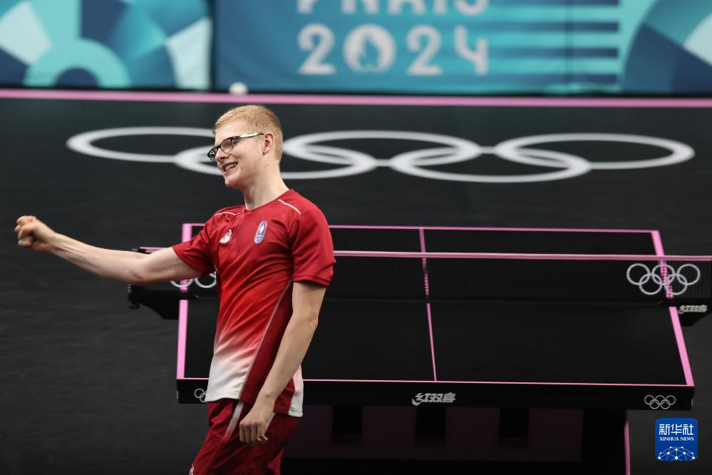 新加坡队的 新加坡队的